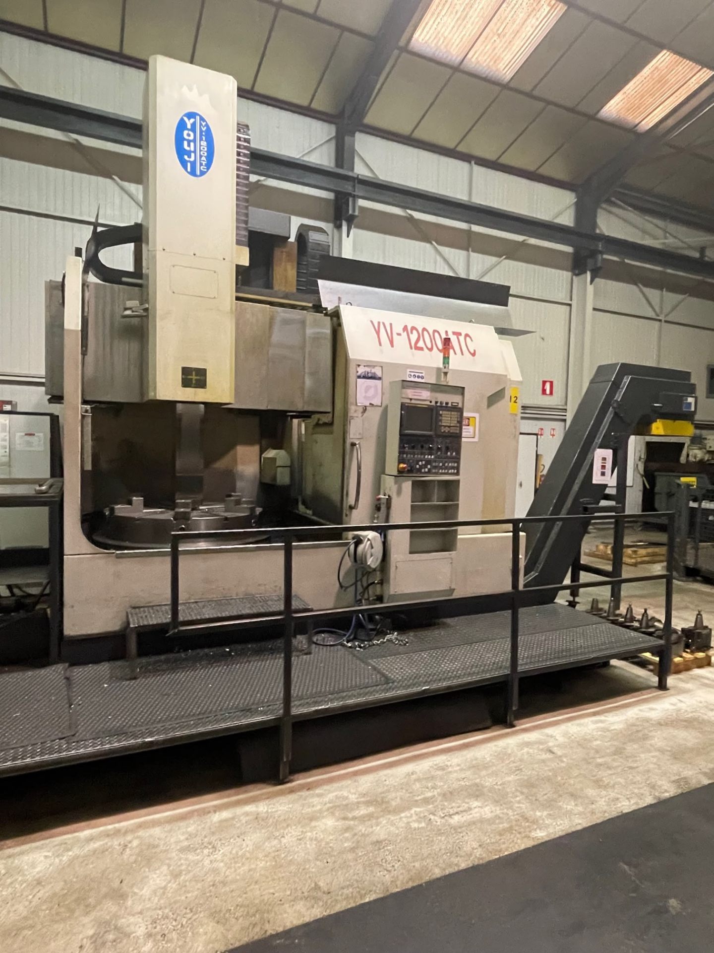 Tour vertical CNC Youji YV-1200 ATC